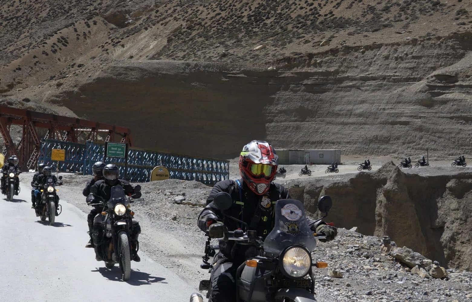 Riders at Umling La Pass - World's highest motorable road